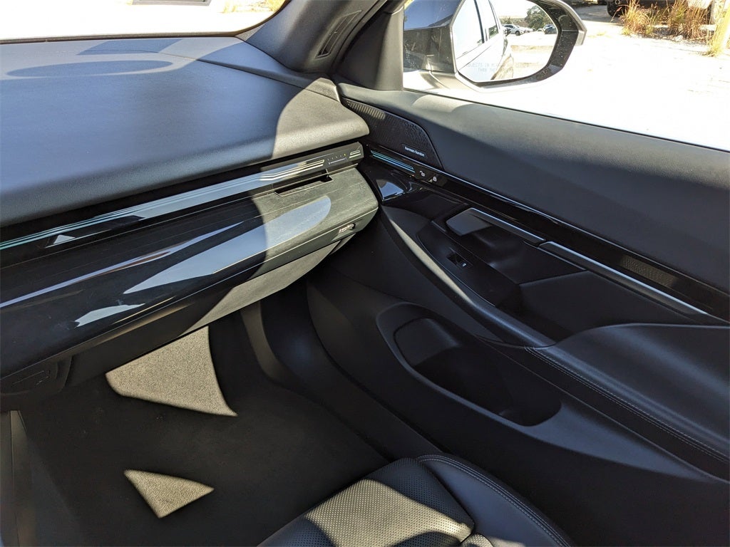 2024 BMW 5 Series 530i