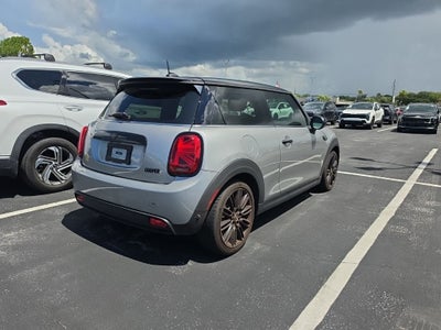 2024 MINI Cooper SE Electric Iconic