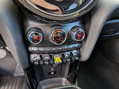2024 MINI Cooper SE Electric Iconic