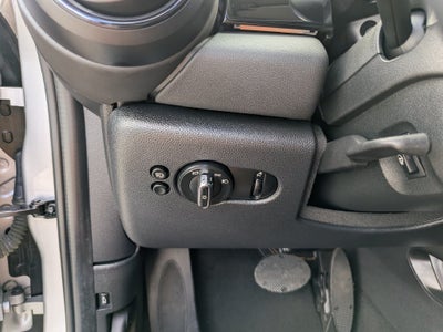 2024 MINI Cooper SE Electric Iconic