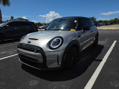 2024 MINI Cooper SE Electric Iconic