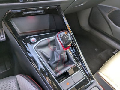 2024 Volkswagen Golf GTI SE