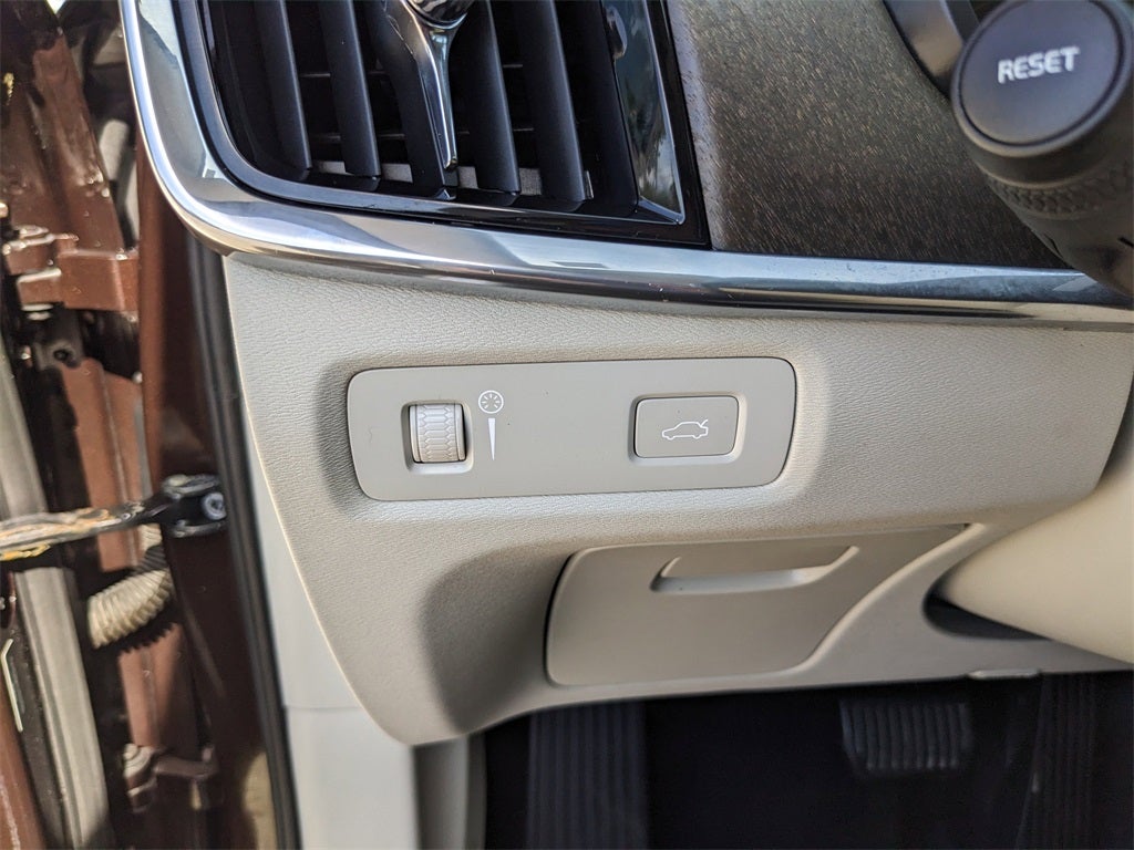 2018 Volvo V90 Cross Country T5